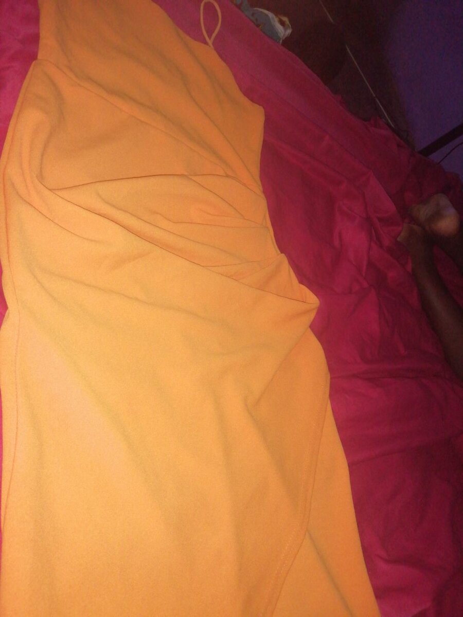 Robe élégante jaune vif