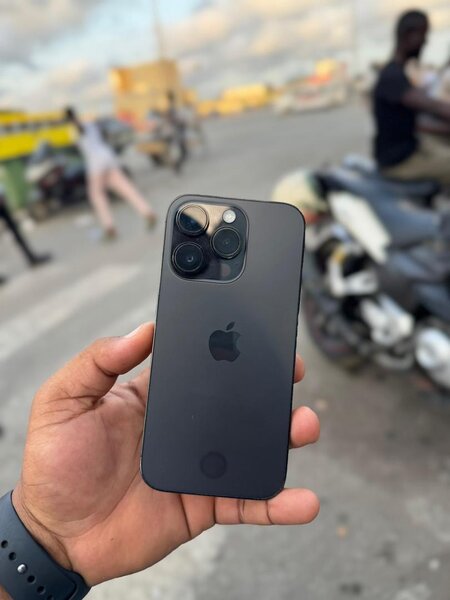 iPhone 14 Pro Noir