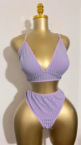 Ensemble lingerie violet côtelé