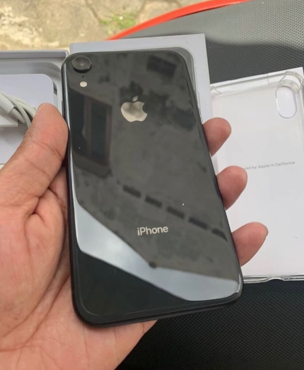 iPhone XR Black