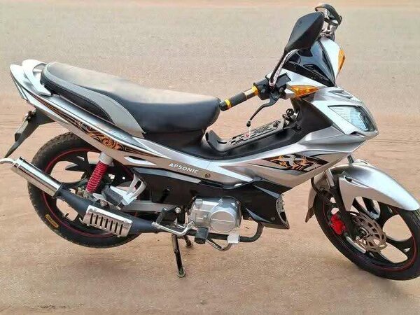 Moto Apsonic moderne et stylée