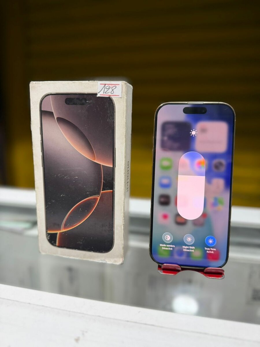 iPhone 16 pro 128 giga et 2puc