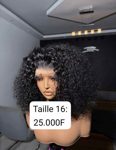 Perruque bouclée naturelle