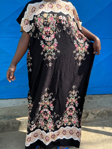 Robe Caftan à Fleurs Élégante