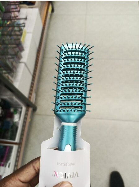 Brosse à cheveux ventilée