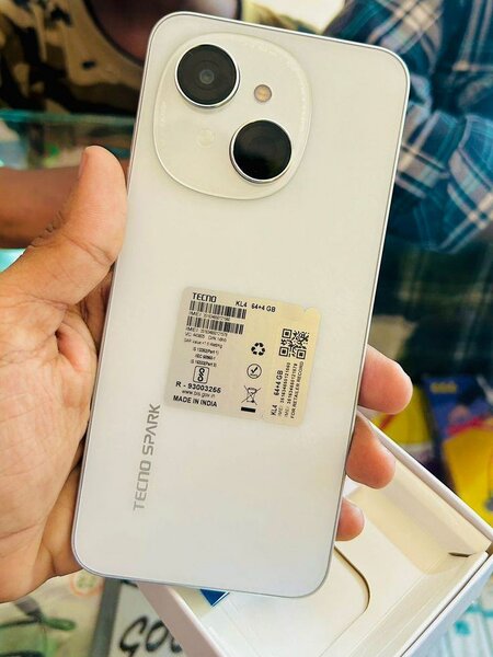Tecno Spark Téléphone Blanc
