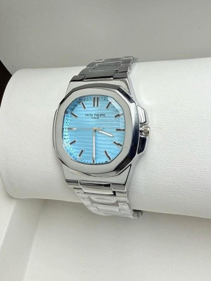 Montre casio élégante en acier