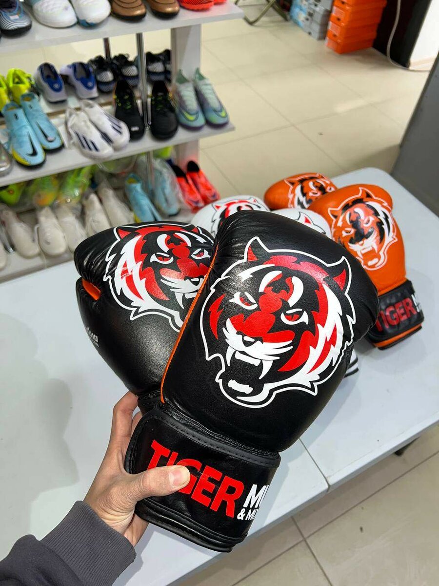 Боксерские перчатки кожа