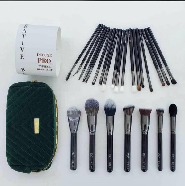 Deluxe 25-Piece Makeup Brush Set