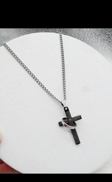 Collier croix en acier inoxydable