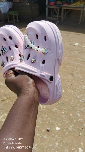 Sabots roses décorés