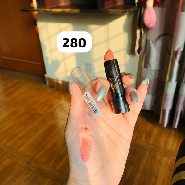 Lipstick for lips