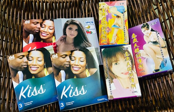 12 Préservatifs+ 3 lubrifiants