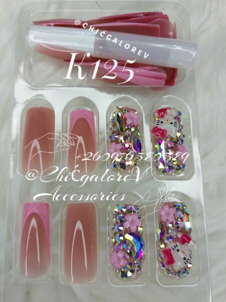 PRESS/STICK ON NAILS