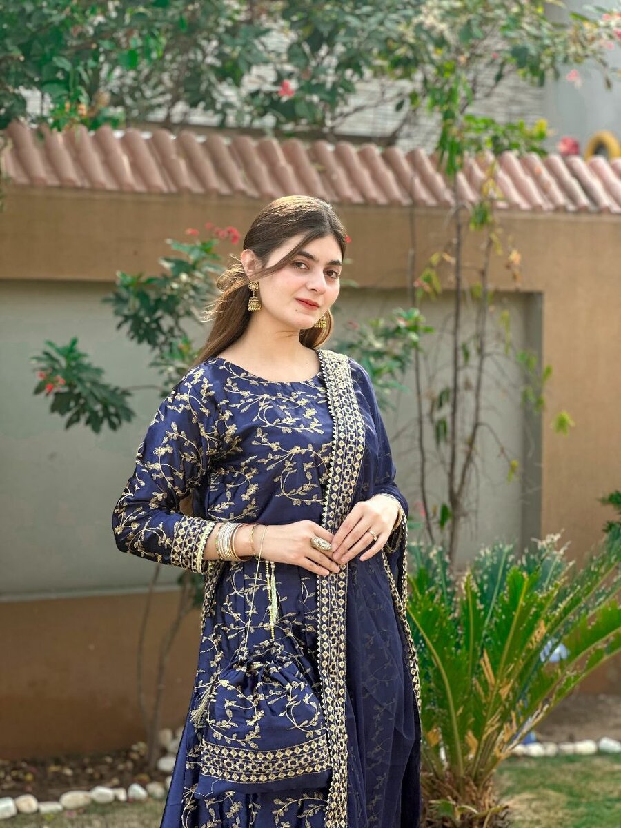 4pce Lehnga set for party ware and events in affordable pric