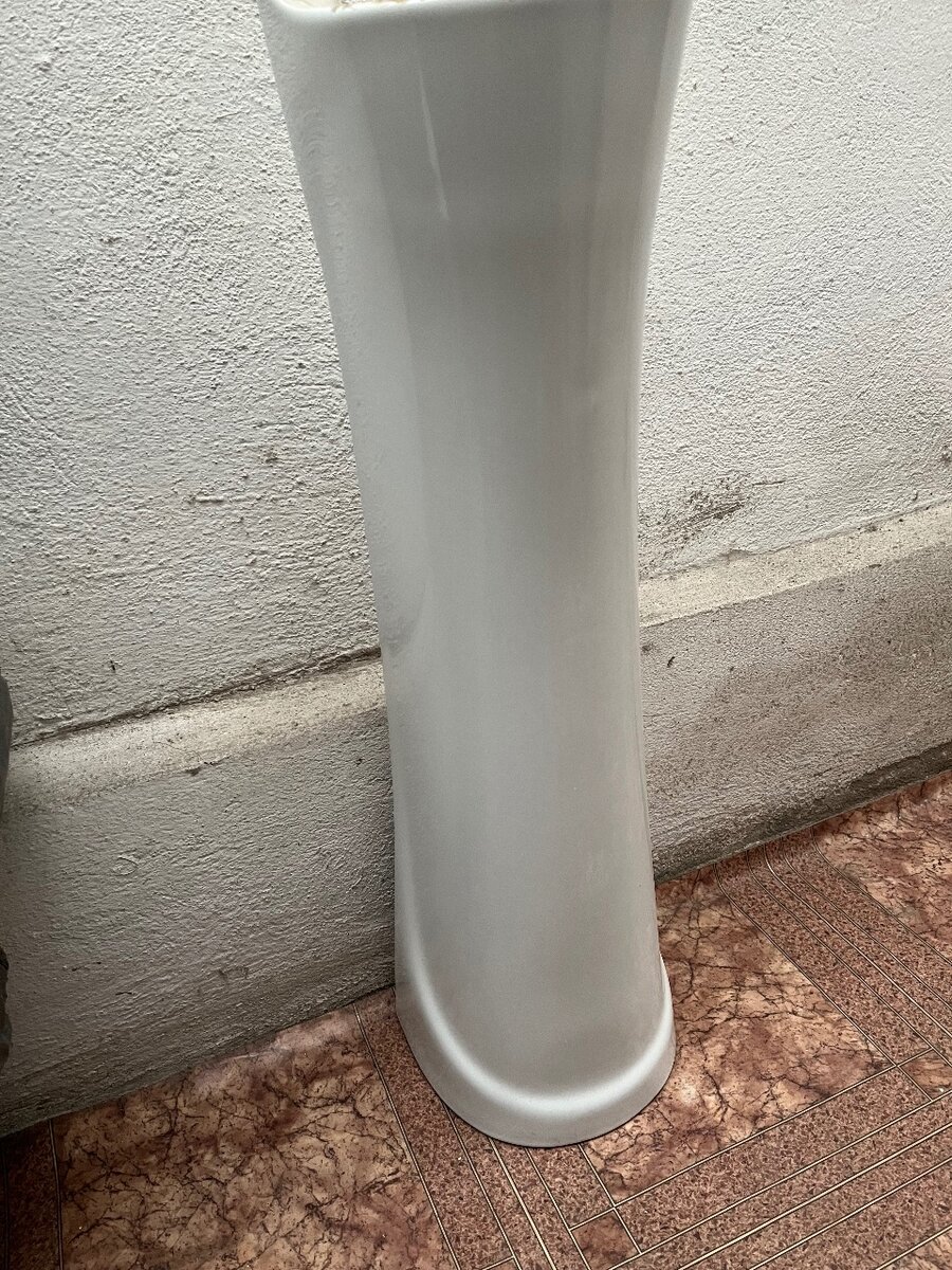 Раковина на пьедестале, керамическая