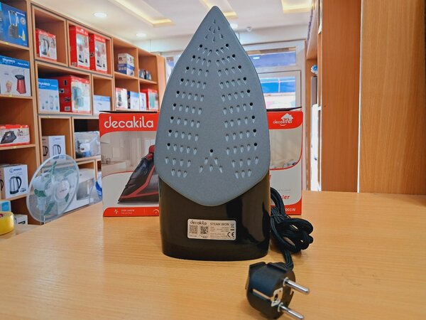Powerful Decakila 2000-2400w steam iron