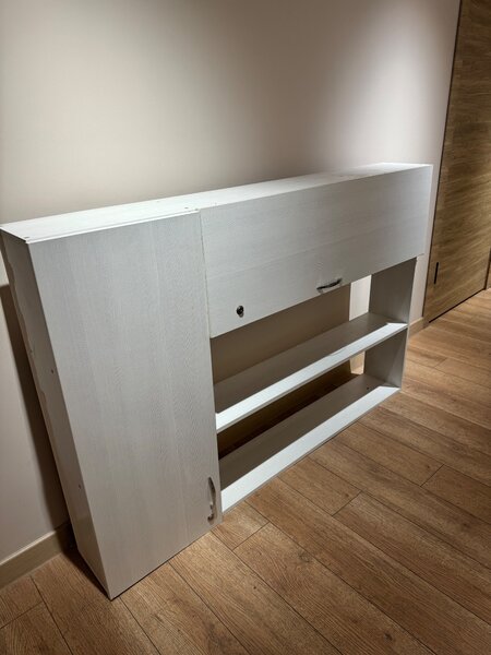 Навесной шкаф