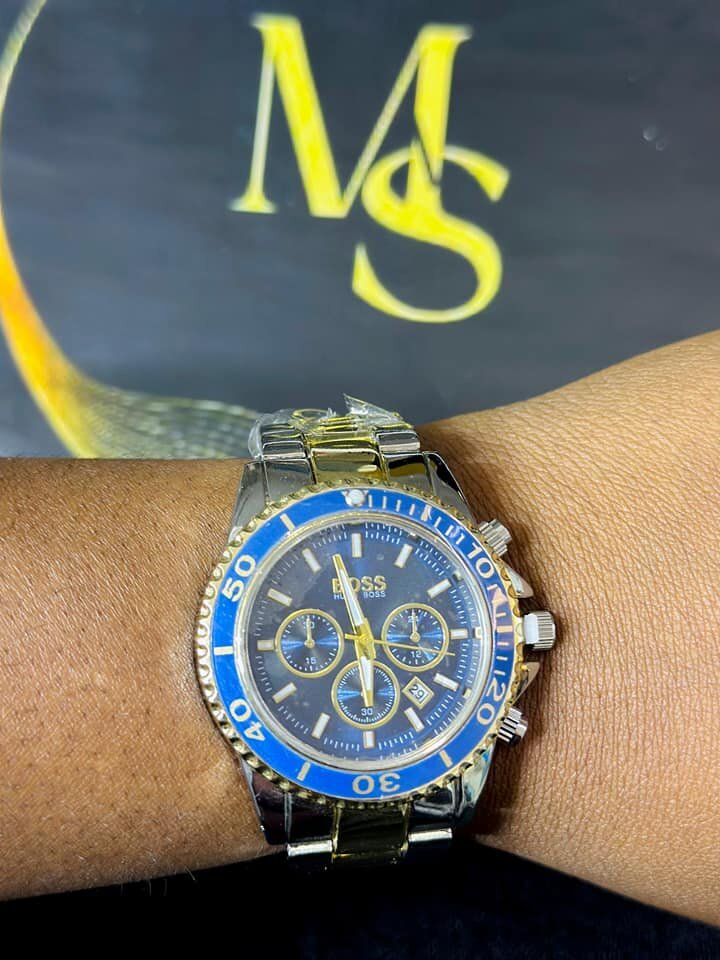 Women's wristwatch with metal bracelet blue