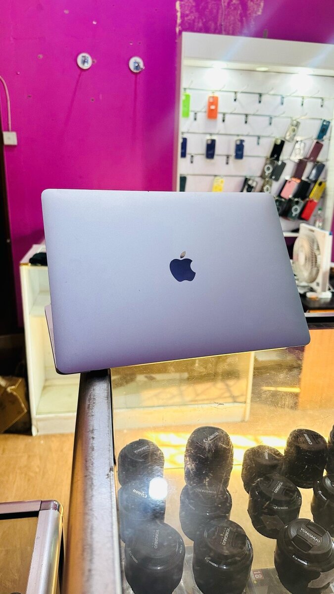MacBook Pro 2022 U.K  *M2 Chip