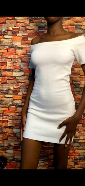 Robe Blanche Épaule Dénudée Zara