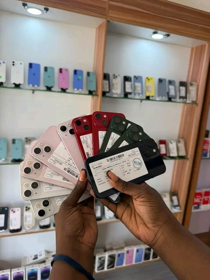 iPhone 12 - Multiples Couleurs