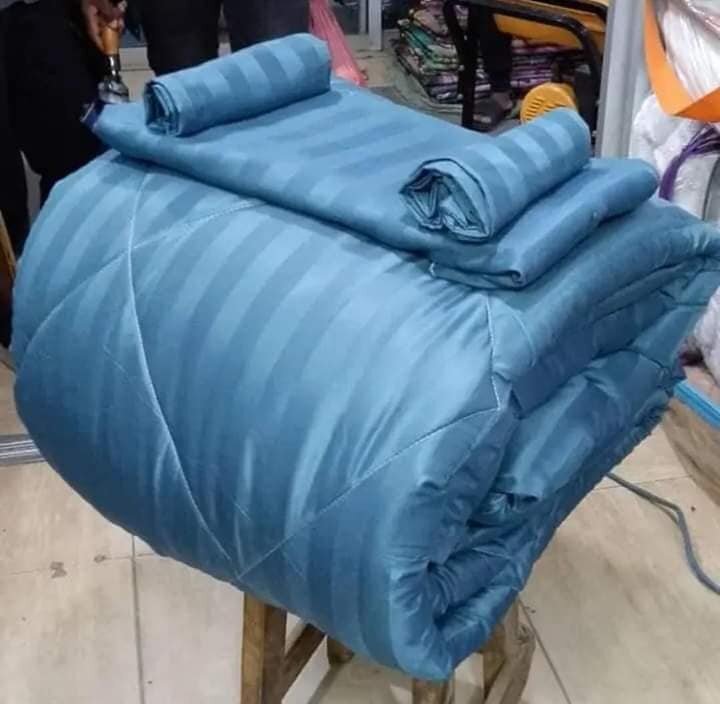 4PCS SUPER KING SIZE DUVETS blue