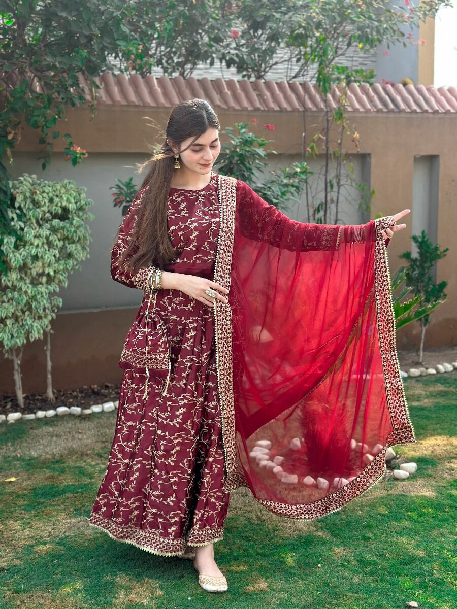 4pce Lehnga set for party ware and events in affordable pric