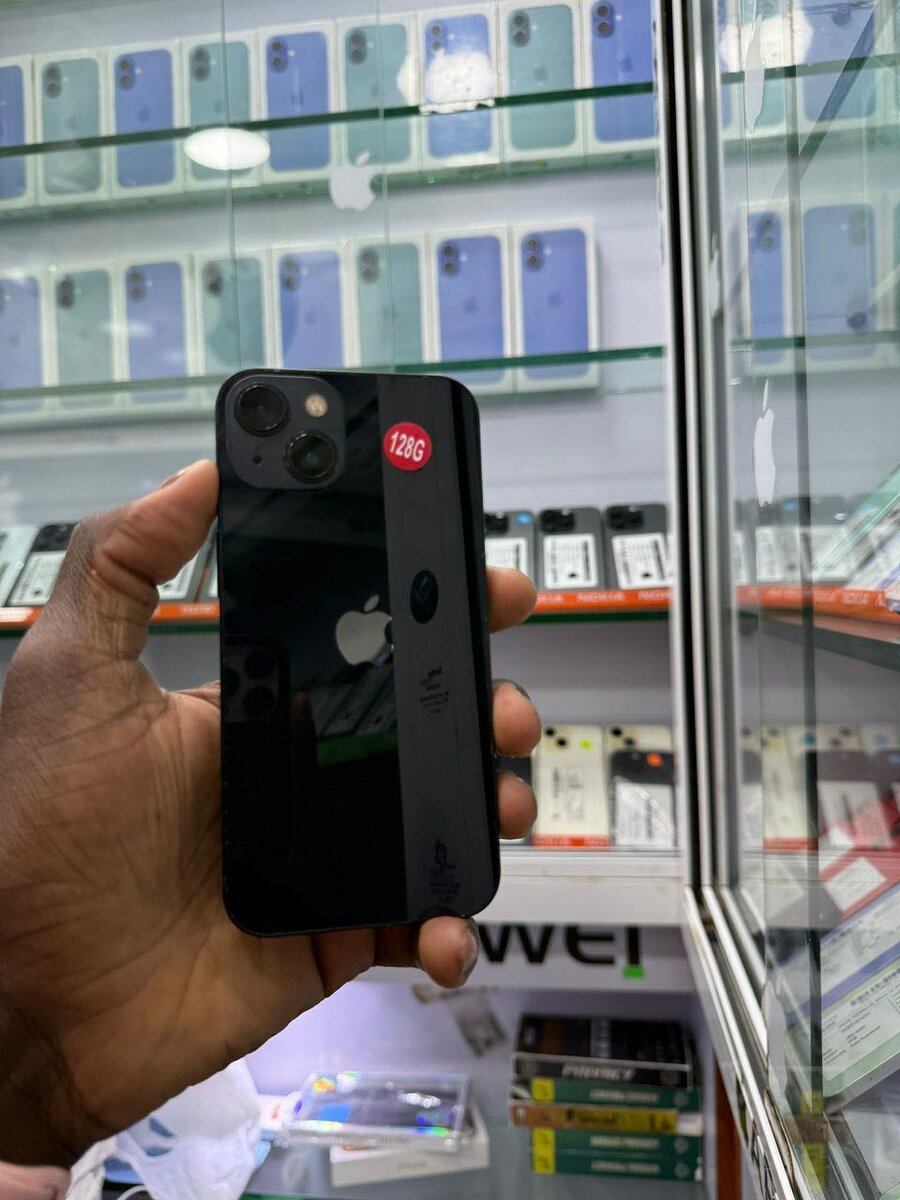 13 simple 128 Go couleur noire