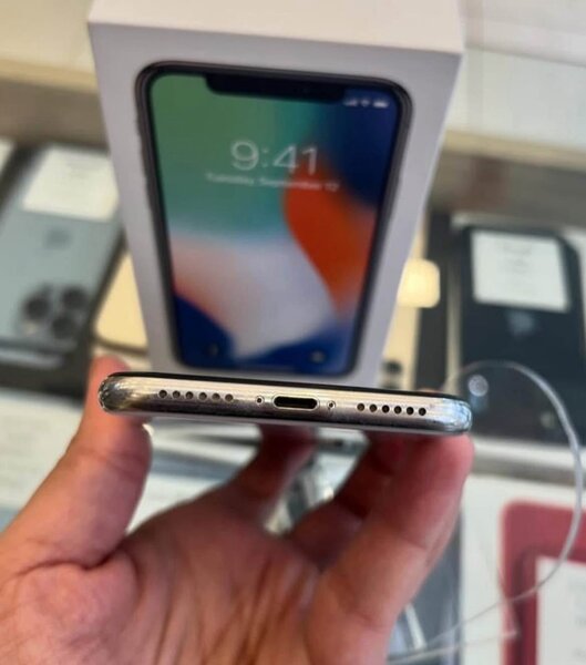 iPhone X avec Batterie 100%