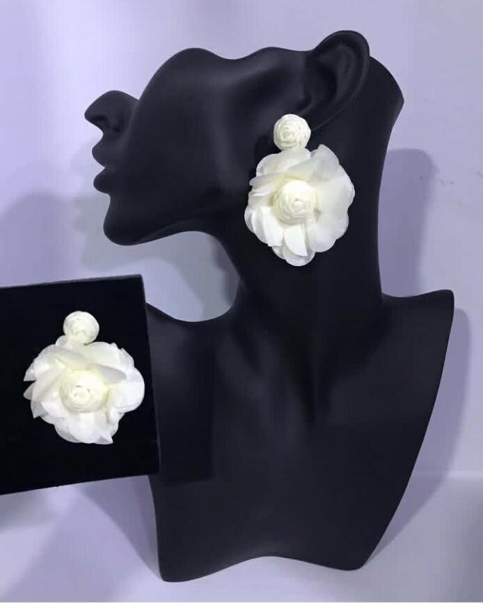 Flower earrings