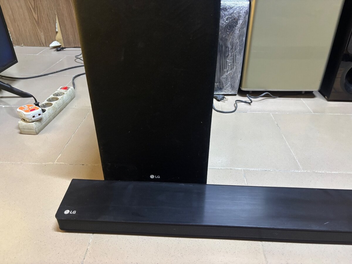 Barre de son LG avec caisson