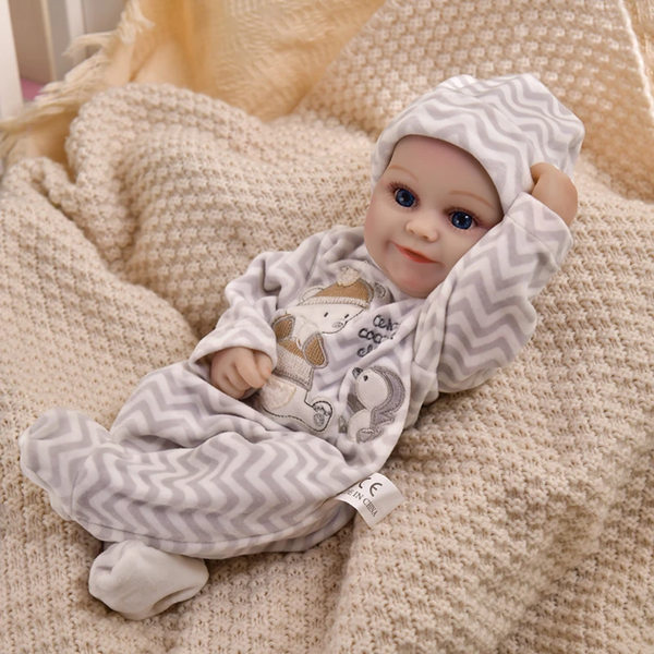 Poupée en vinyle réaliste