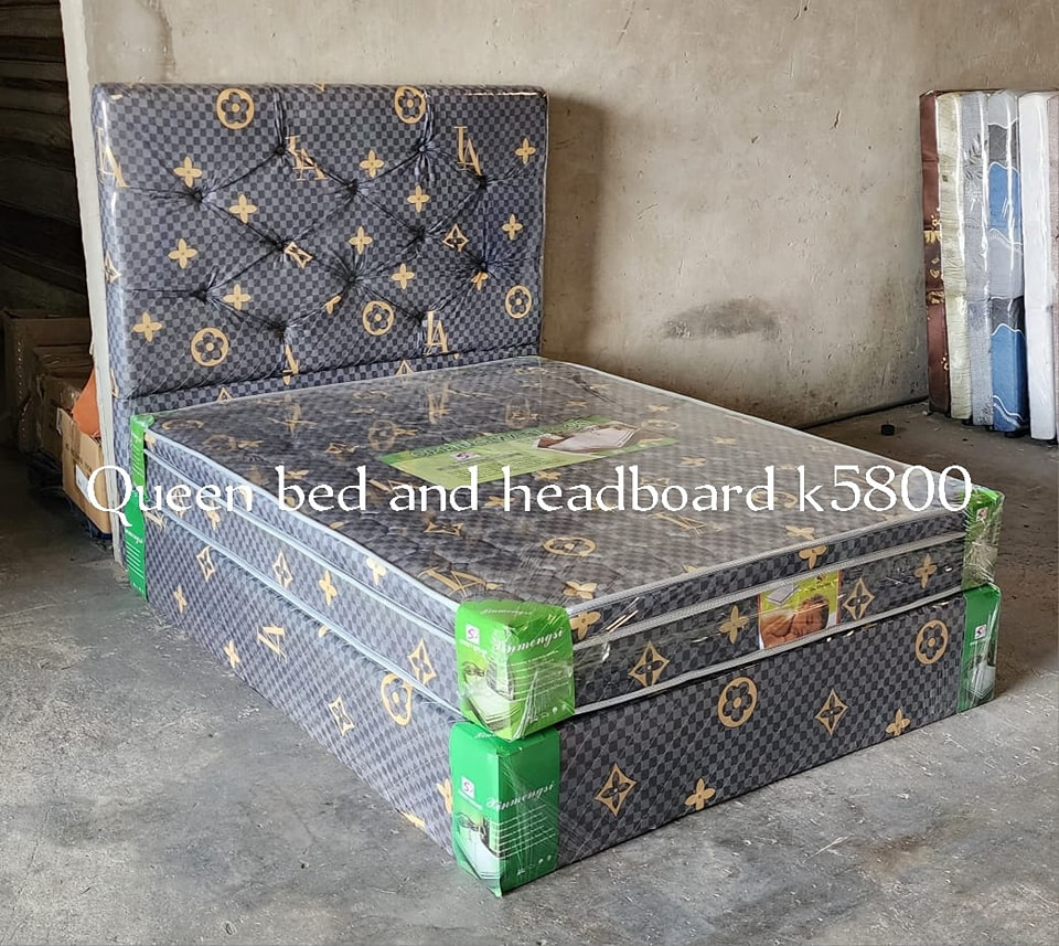 bed black with logos