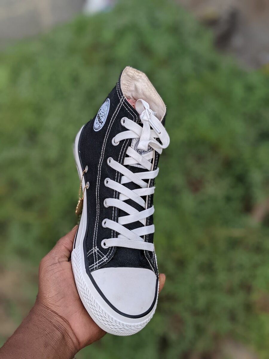 High cut Converse