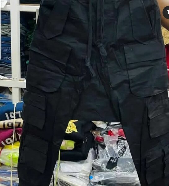 Pantalon cargo noir stylé