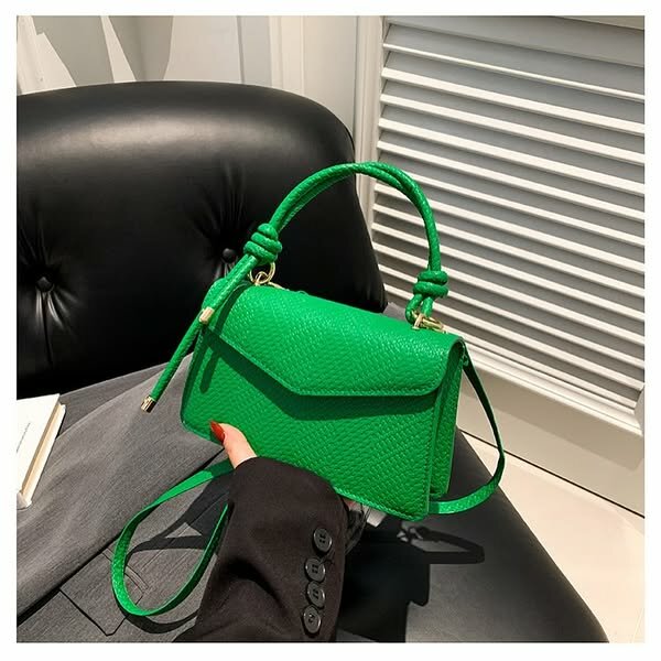 Fashionable women's bag green