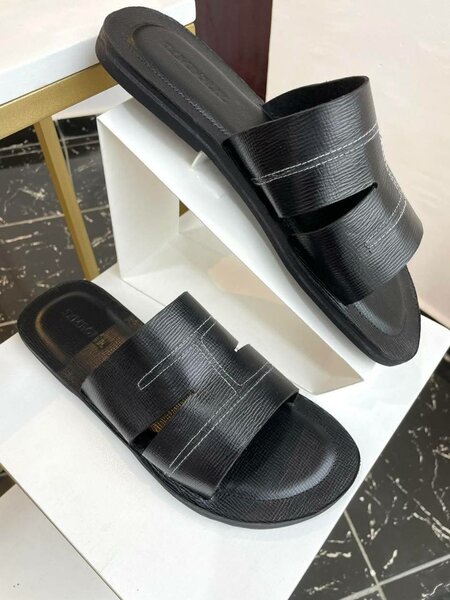 Sandales noires élégantes