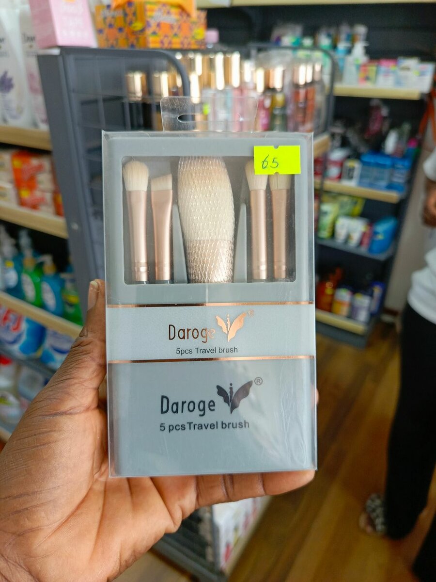 Daroge Makeup 12pcs Travel Brush Set