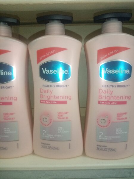 Vaseline Daily Brightening Body Lotion 725ml