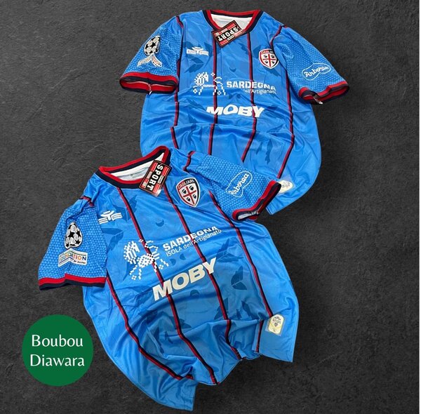 Maillots de football colorés