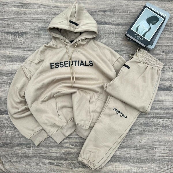 ESSENTIALS TOP AND DOWN