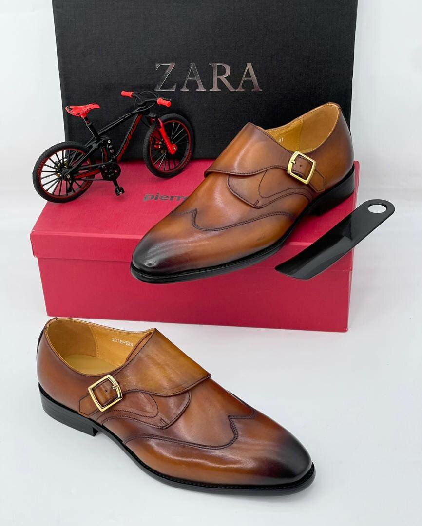 Solid executive shoes