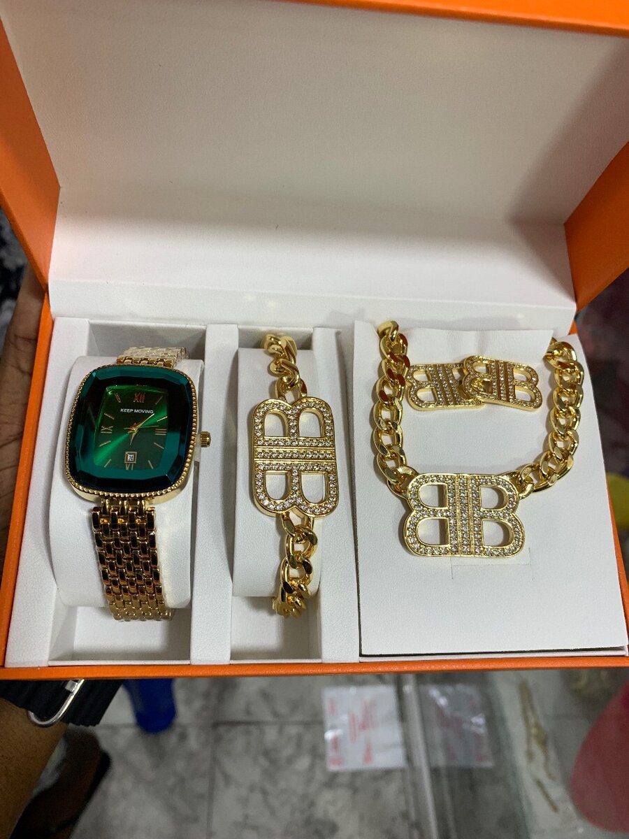 Set of jewelries