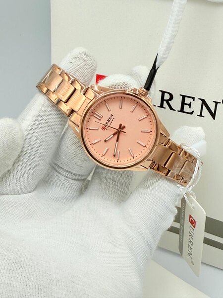 Montres élégantes en acier inoxydable