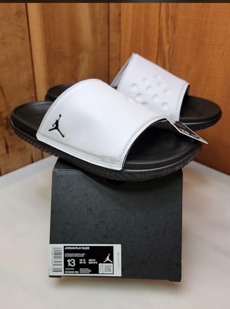 Tongs Jordan homme élégantes