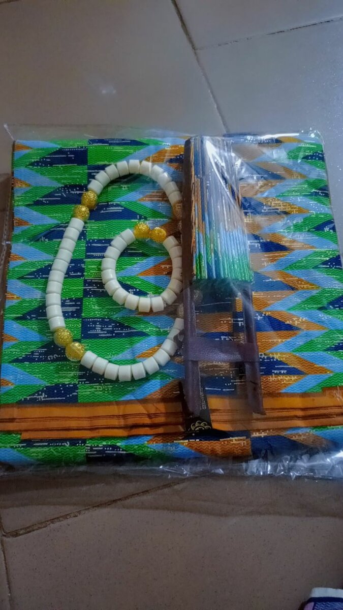 Pagne kenté avec accessoires