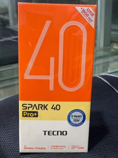Spark 40 pro+ (128\8)