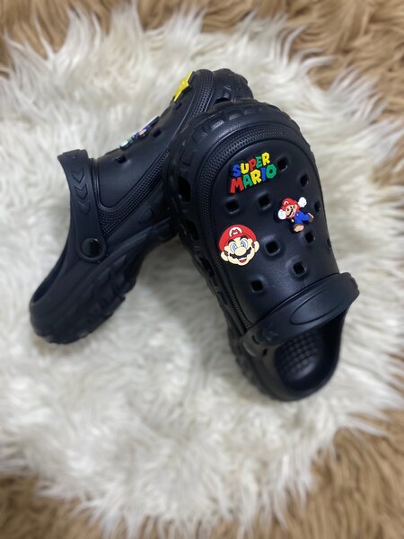 Sabots Super Mario Noir