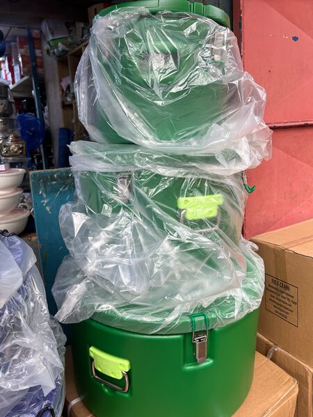 Conteneur thermique empilable robuste